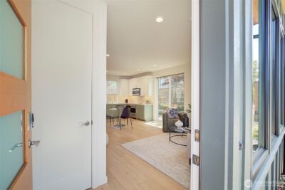 8319 25th Avenue NW, Seattle, WA 98117 - Photo 2