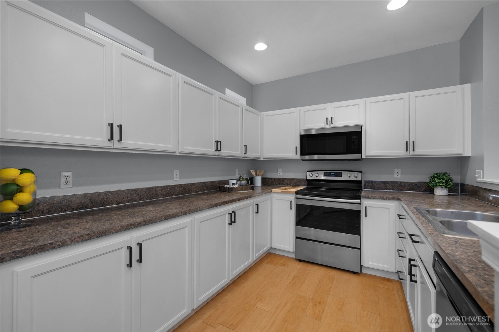 7604 Traditions Avenue NE, Lacey, WA 98516