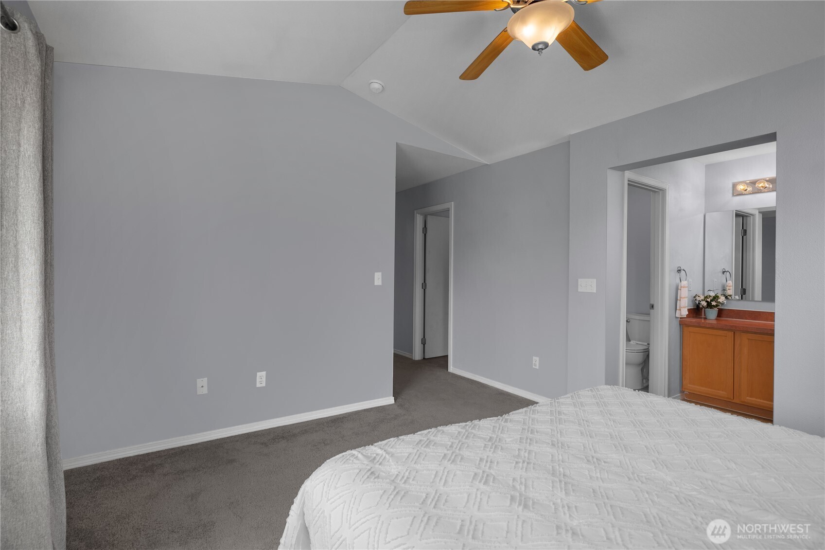 7604 Traditions Avenue NE, Lacey, WA 98516