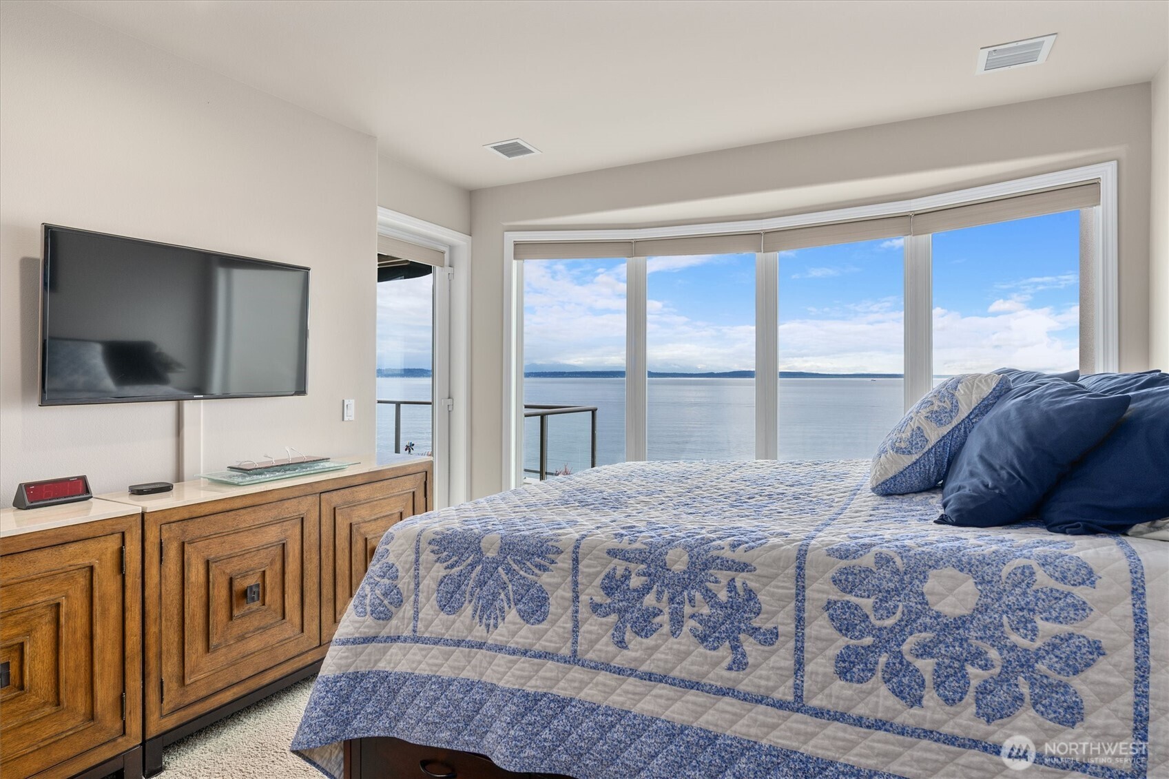 1210 Alki Avenue SW #601, Seattle, WA 98116