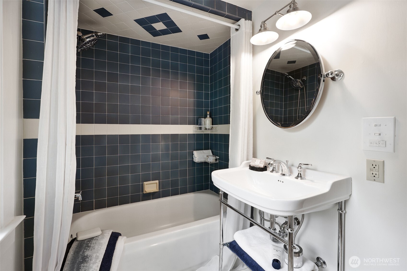 2642 NW 87th Street , Seattle, WA 98117