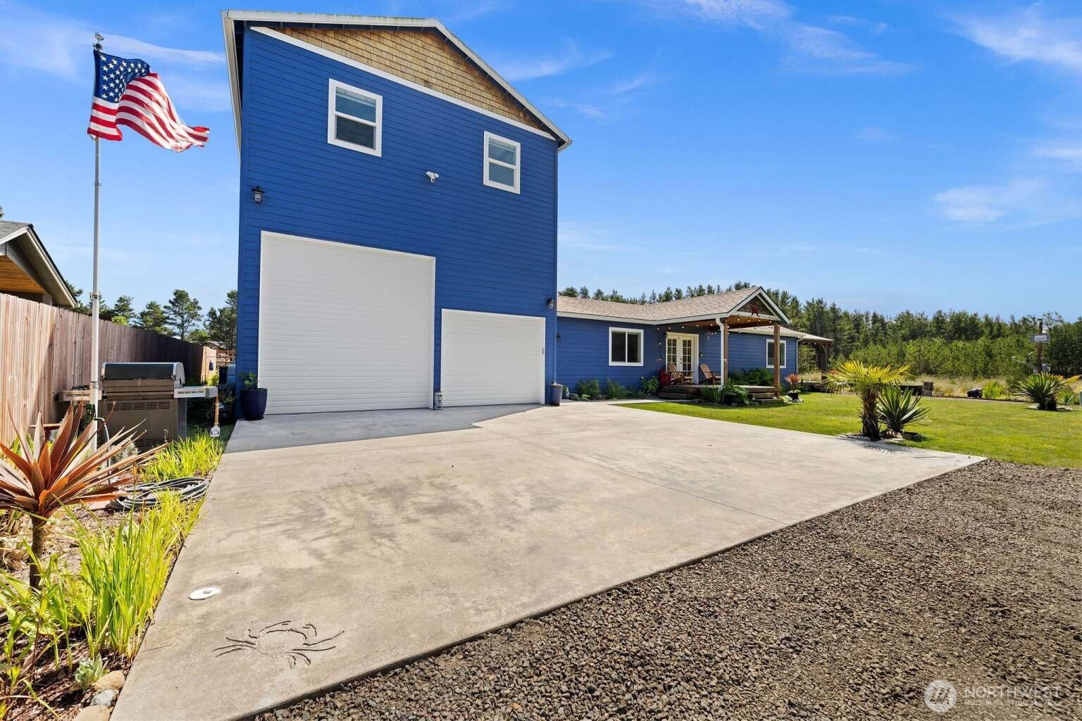 205 9th Street NW, Long Beach, WA 98631