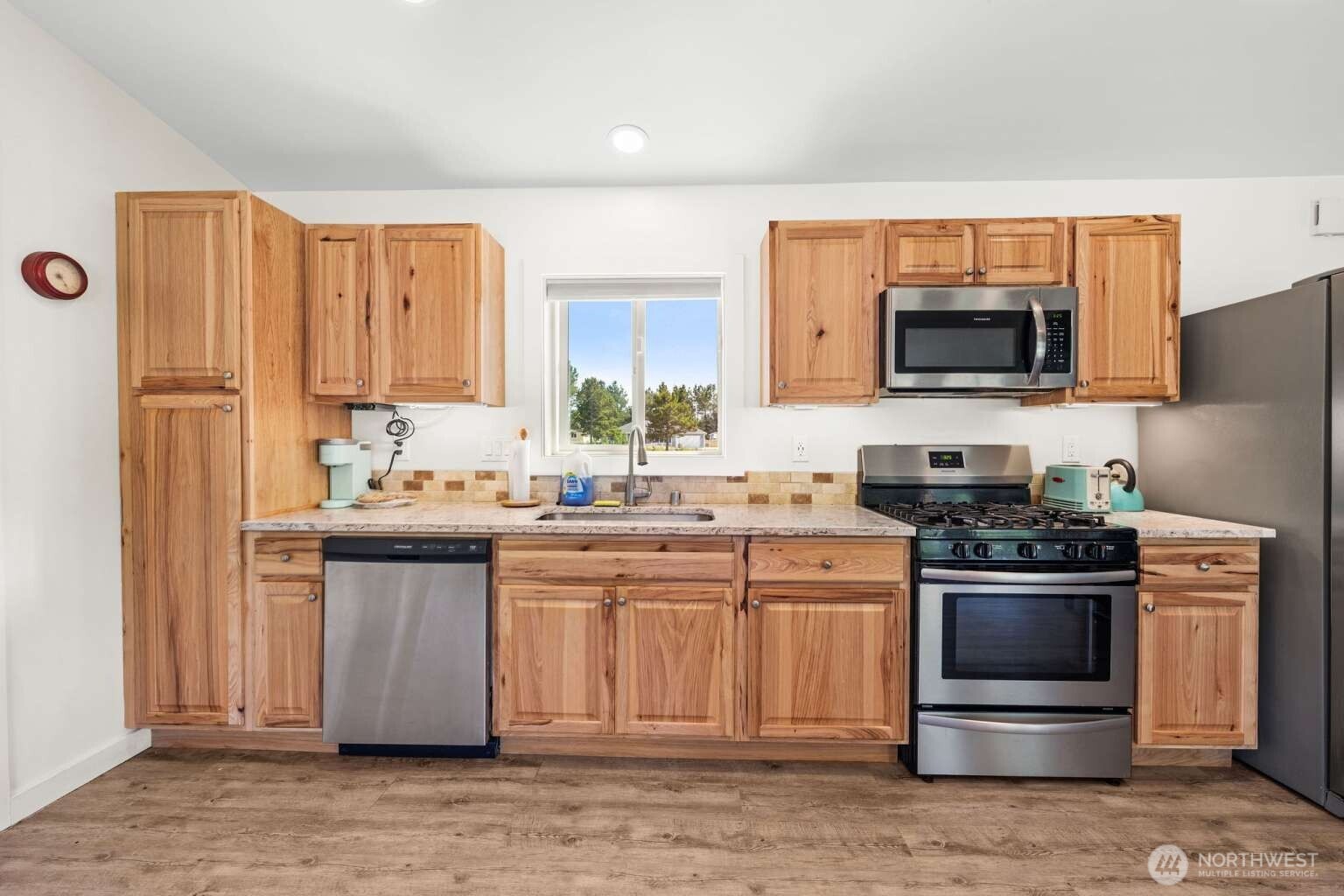 205 9th Street NW, Long Beach, WA 98631