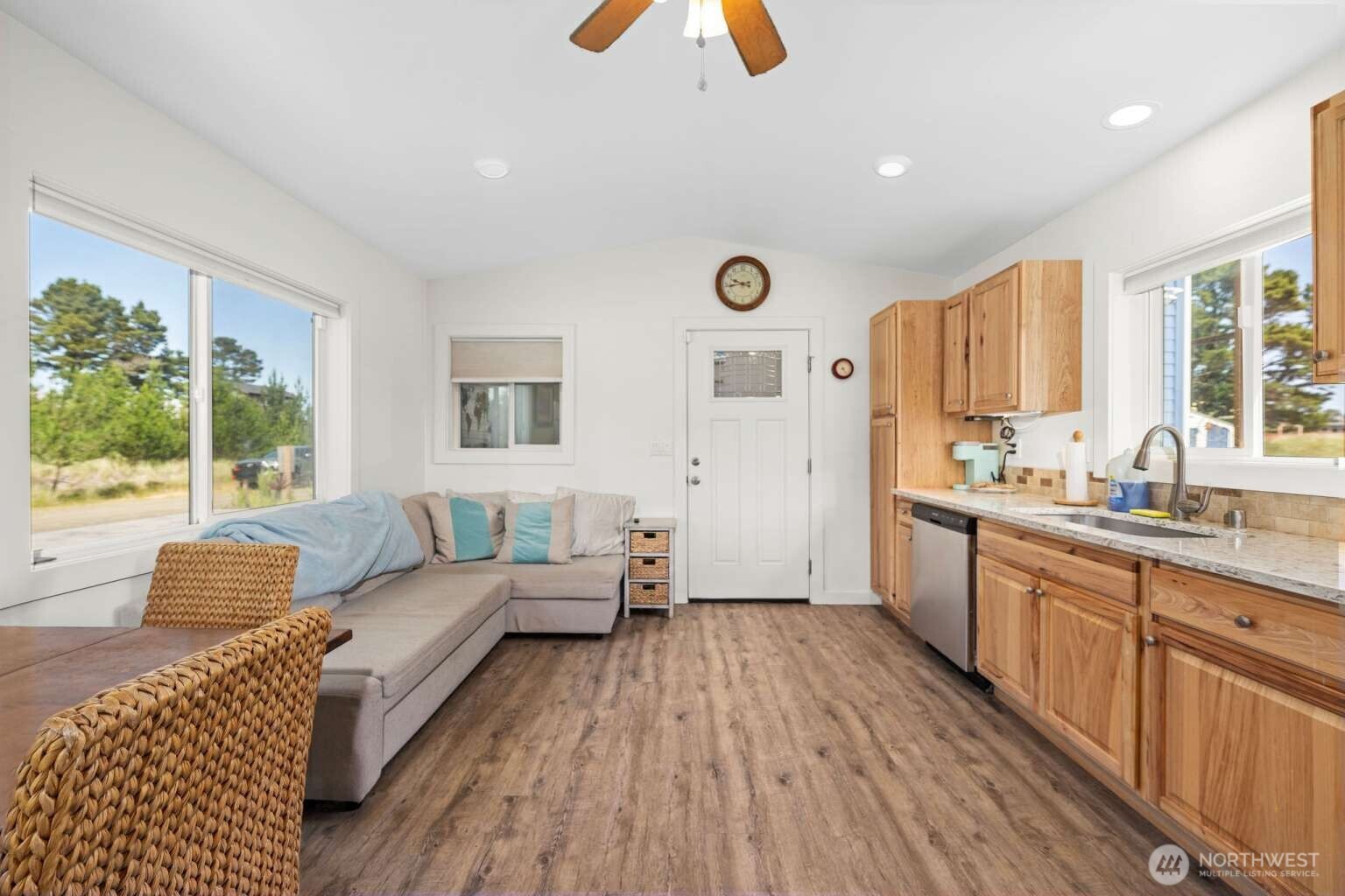 205 9th Street NW, Long Beach, WA 98631