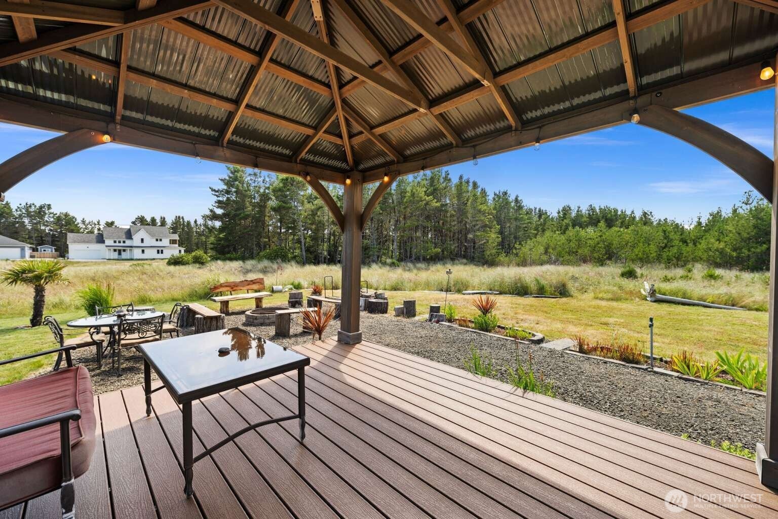 205 9th Street NW, Long Beach, WA 98631