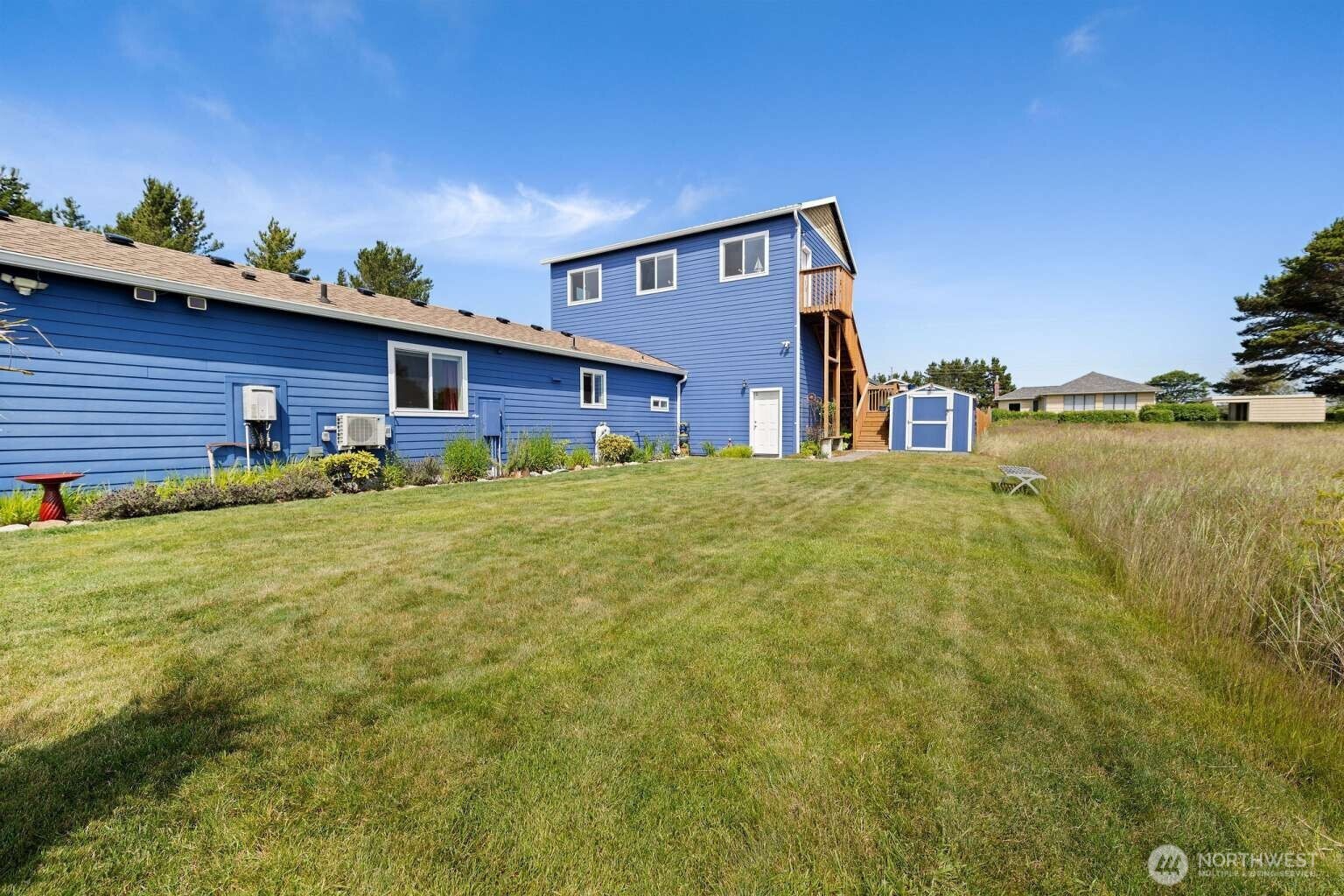 205 9th Street NW, Long Beach, WA 98631