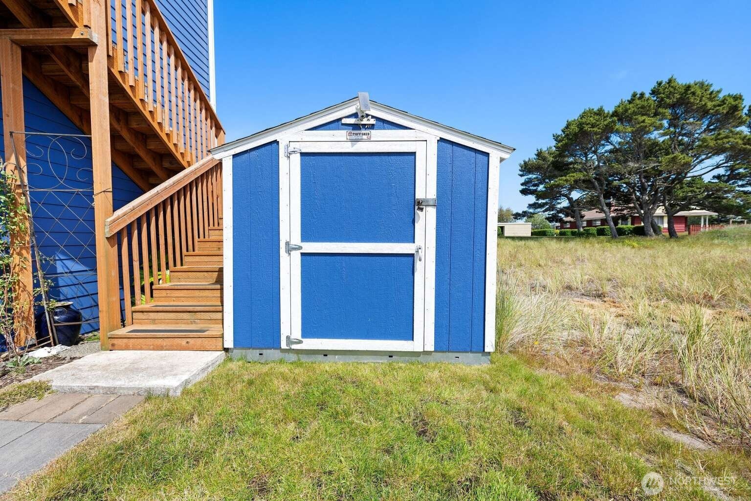 205 9th Street NW, Long Beach, WA 98631