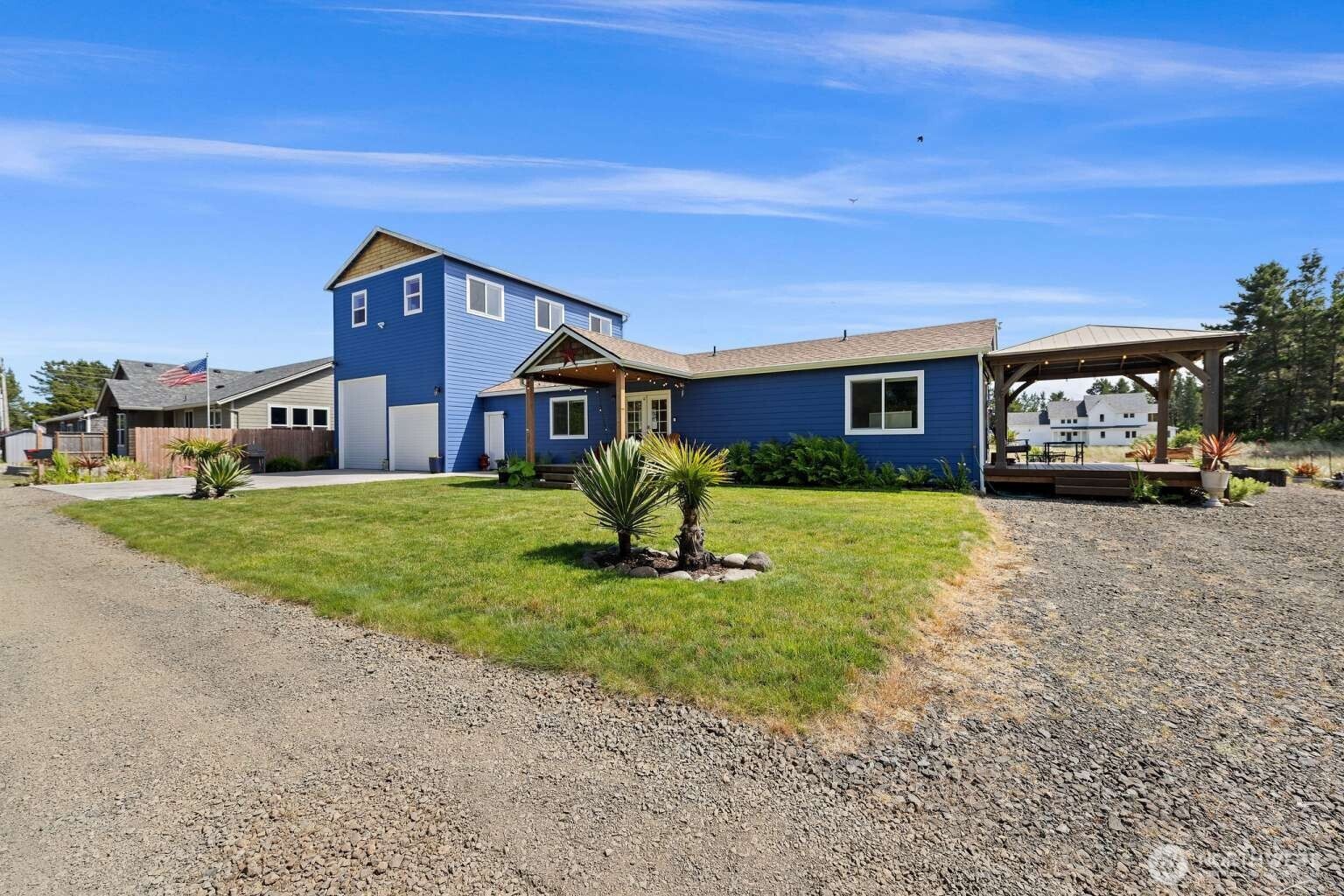 205 9th Street NW, Long Beach, WA 98631