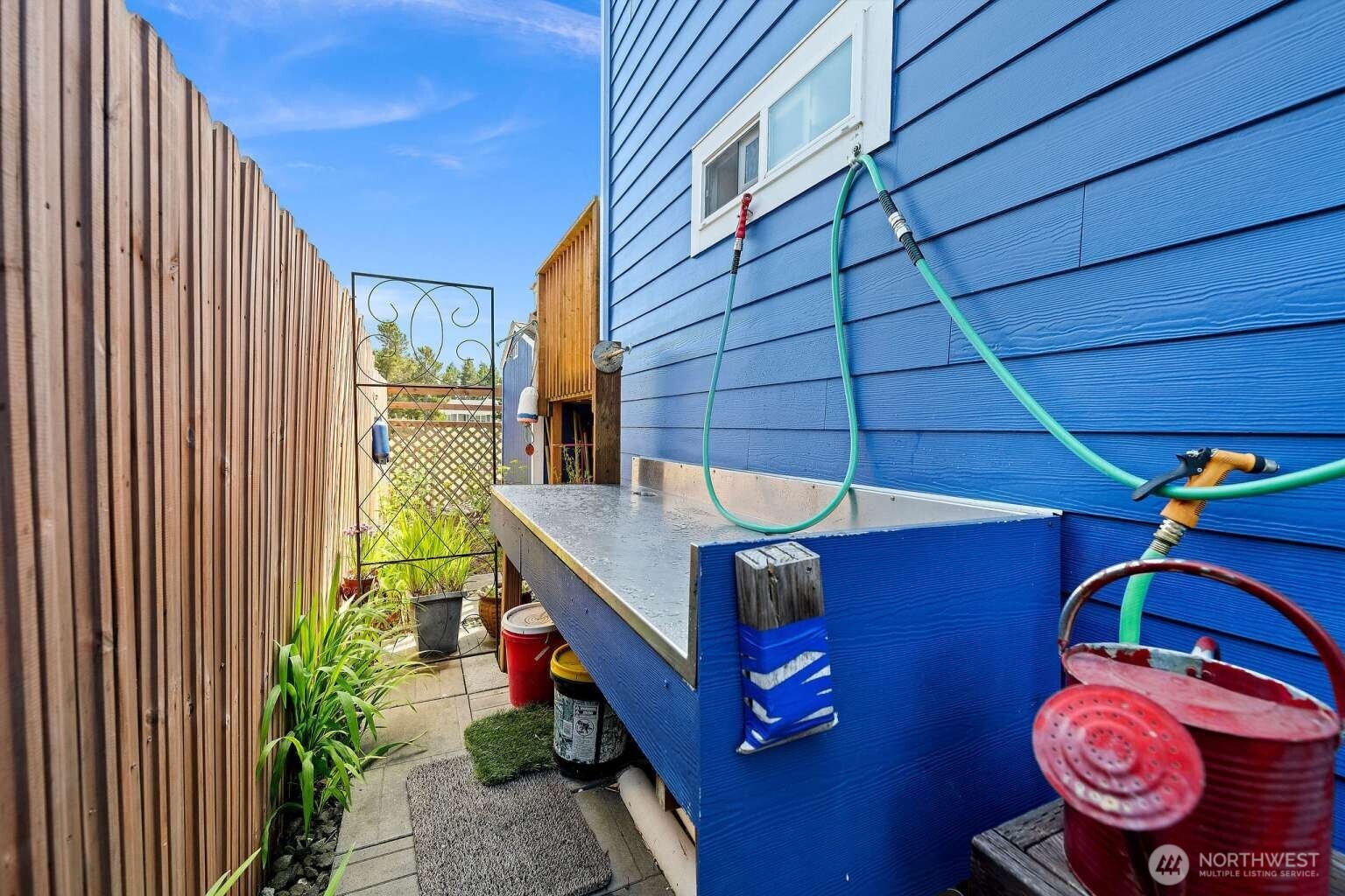 205 9th Street NW, Long Beach, WA 98631