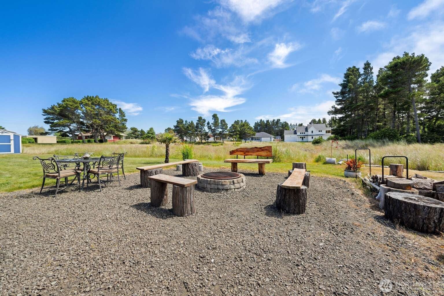 205 9th Street NW, Long Beach, WA 98631