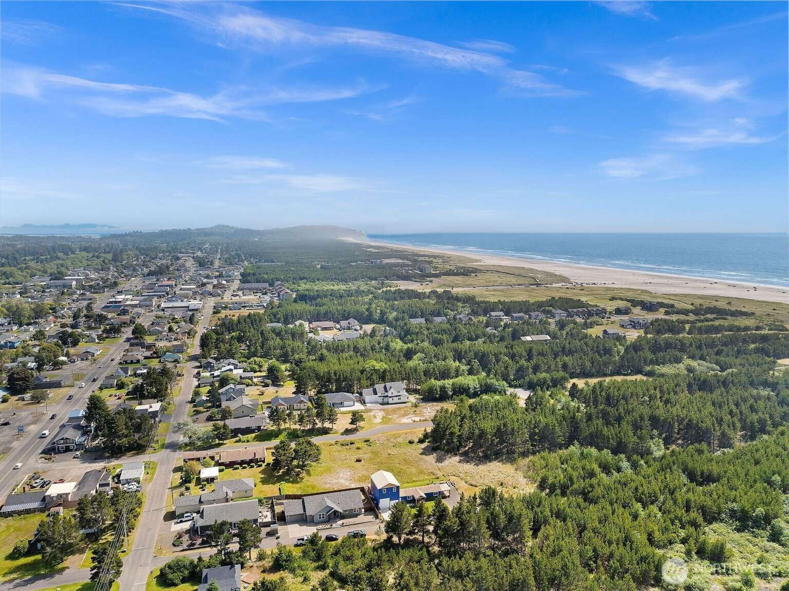 205 9th Street NW, Long Beach, WA 98631