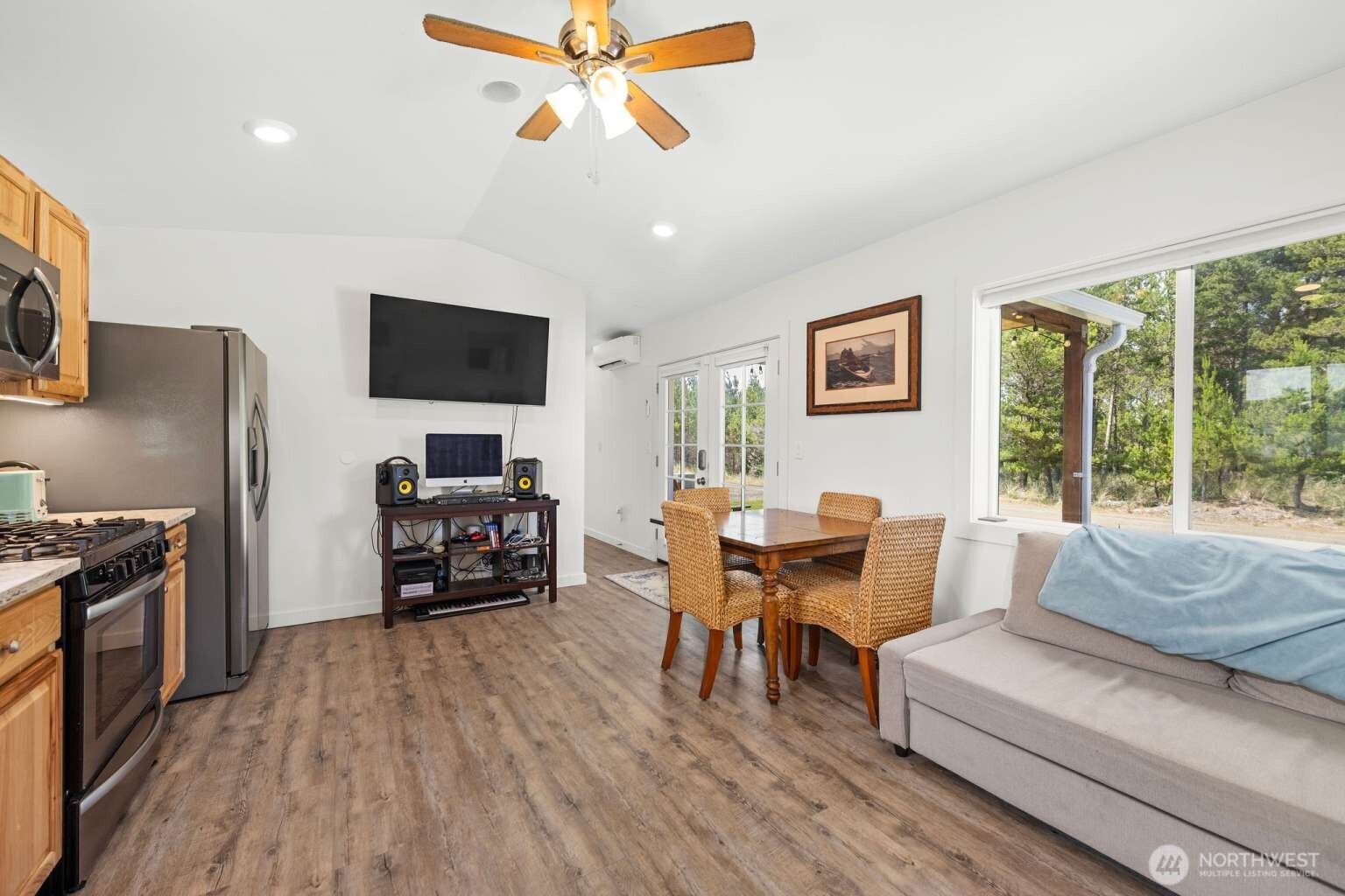 205 9th Street NW, Long Beach, WA 98631