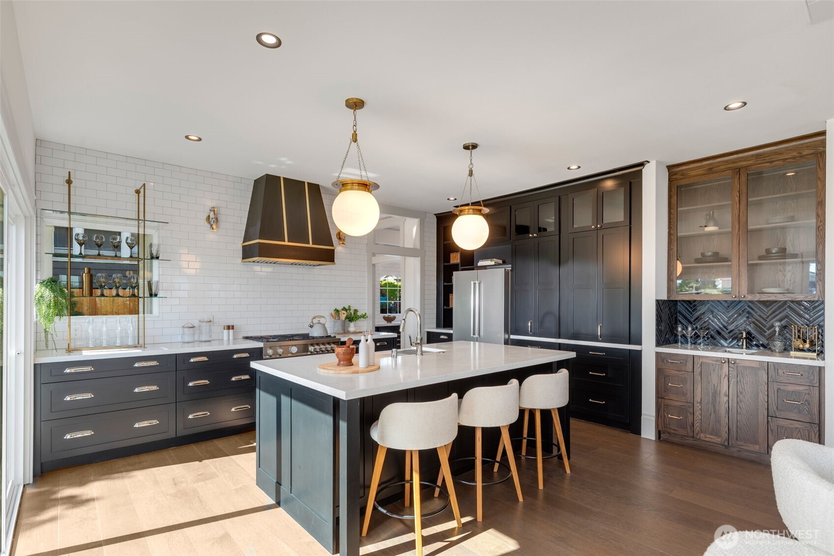 1303 E Lynn Street , Seattle, WA 98102