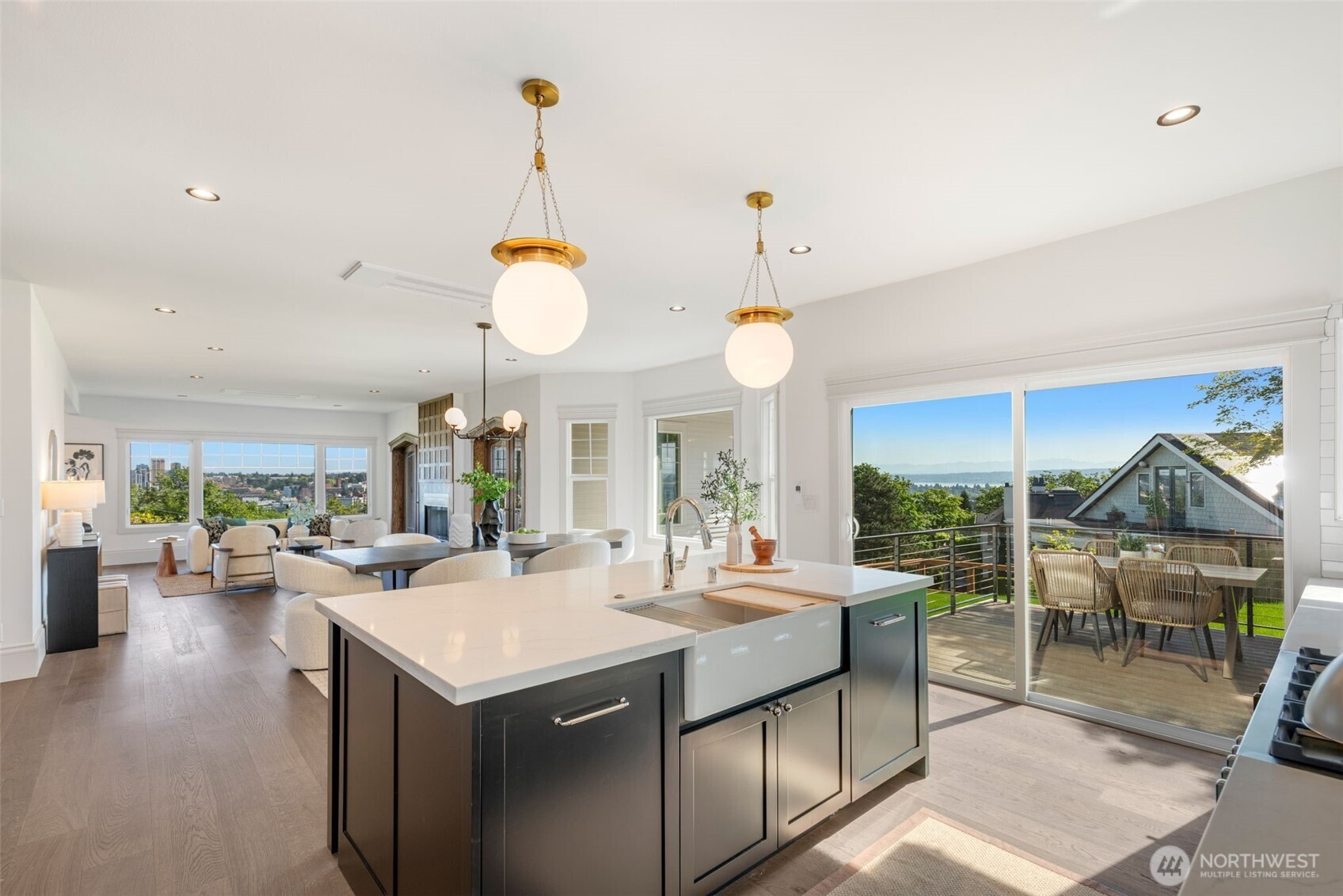 1303 E Lynn Street , Seattle, WA 98102