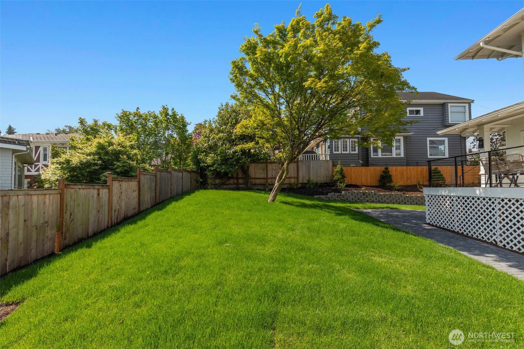 1303 E Lynn Street , Seattle, WA 98102