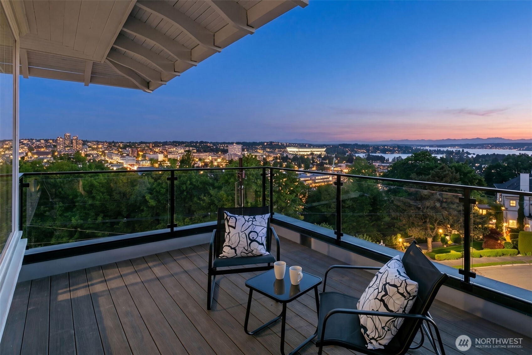 1303 E Lynn Street , Seattle, WA 98102