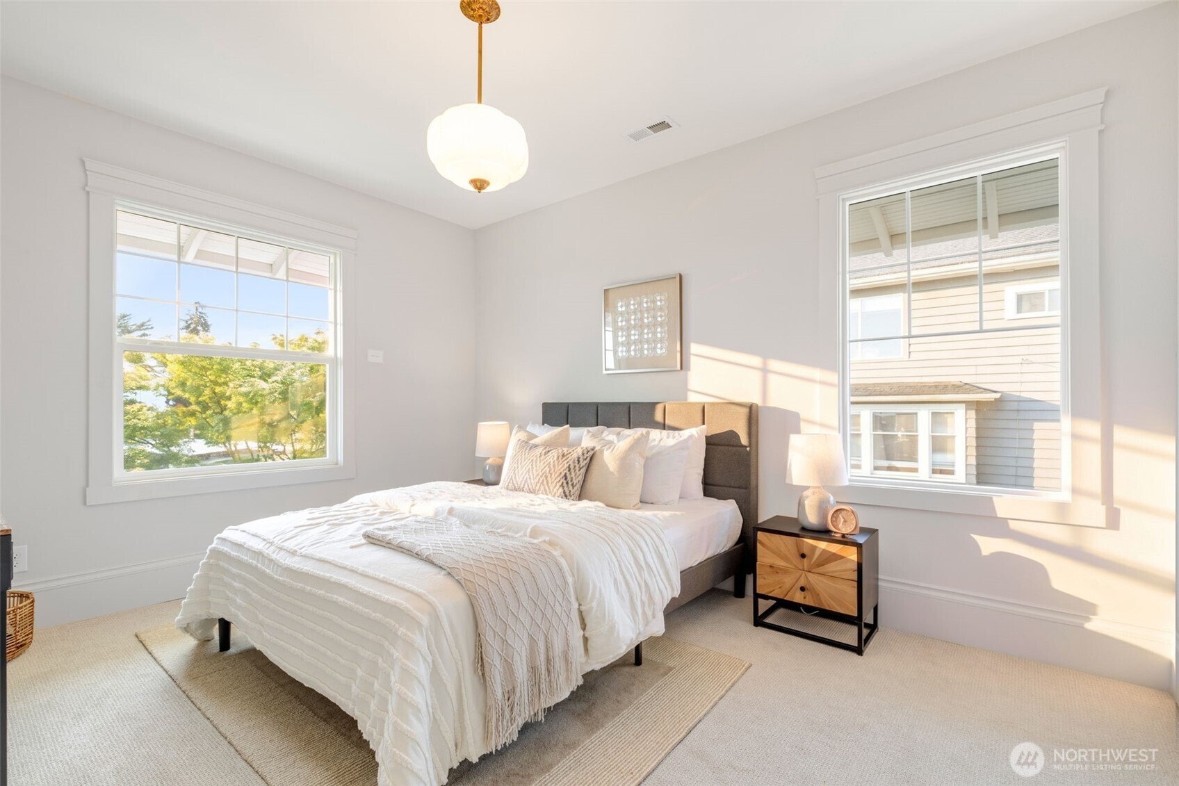 1303 E Lynn Street , Seattle, WA 98102