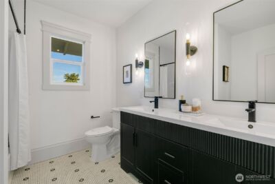 1303 E Lynn Street , Seattle, WA 98102 - Photo 24