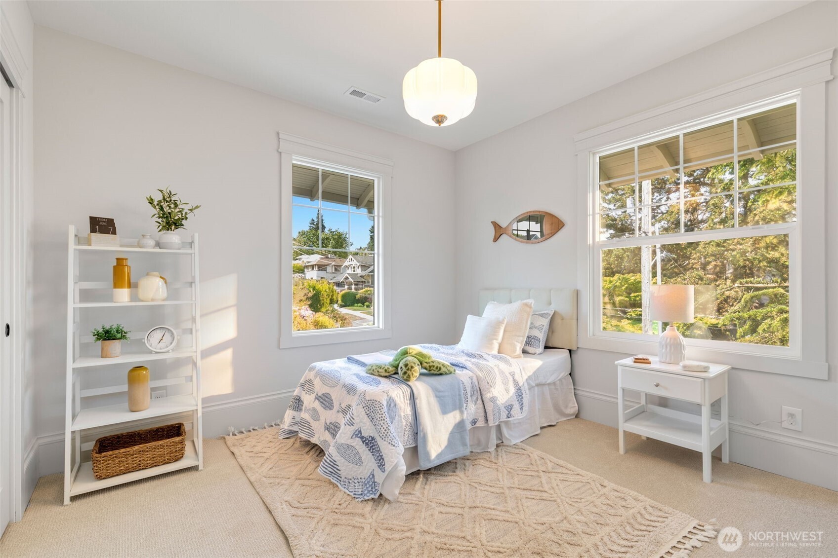 1303 E Lynn Street , Seattle, WA 98102