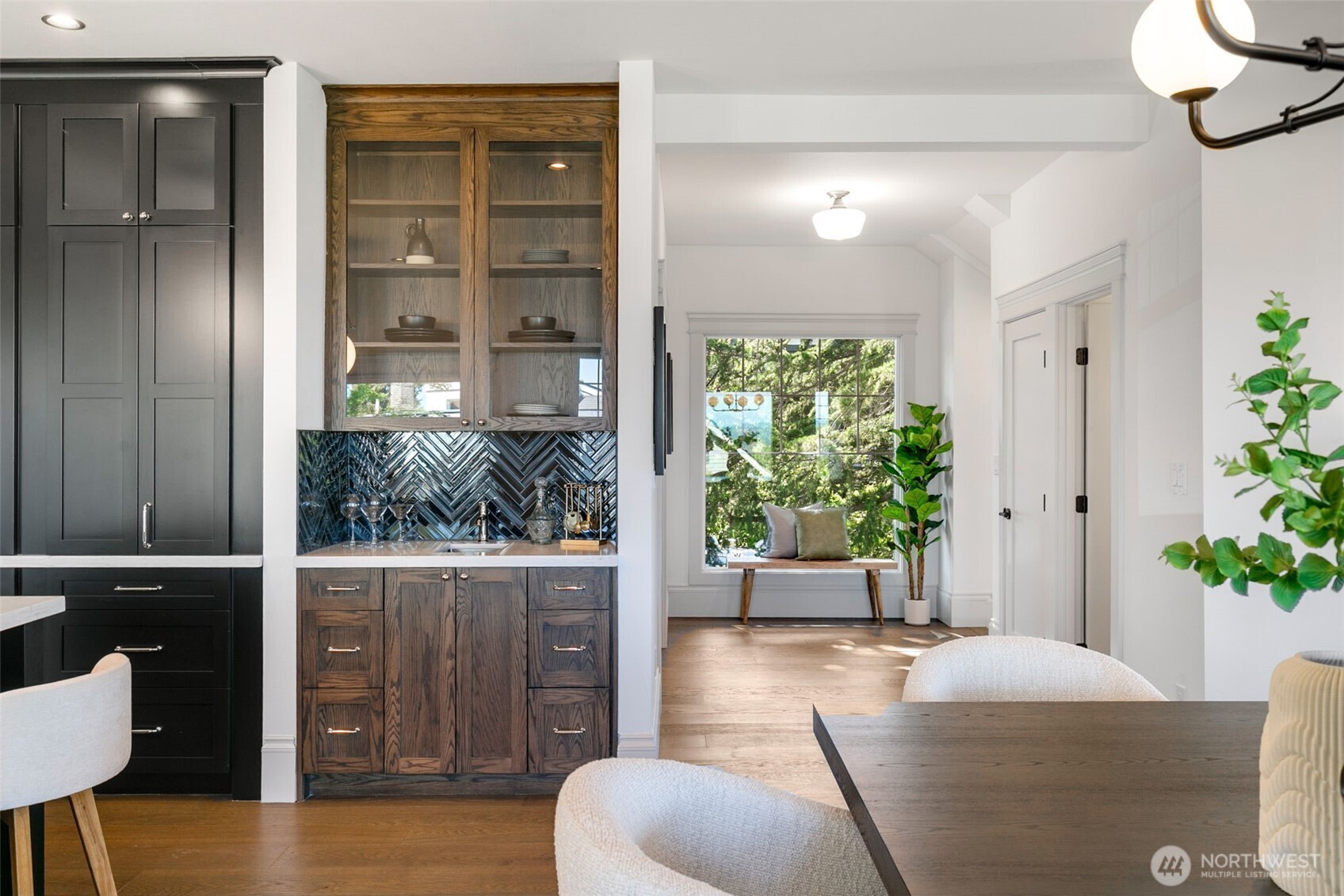 1303 E Lynn Street , Seattle, WA 98102