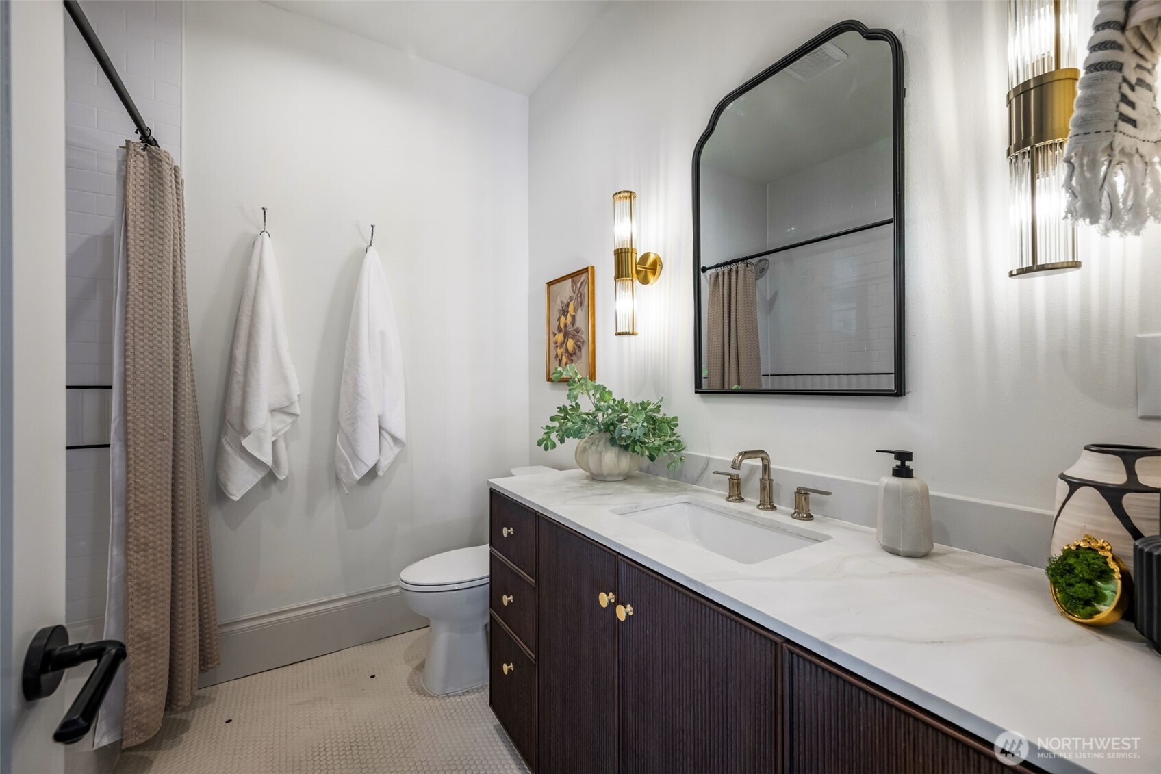 1303 E Lynn Street , Seattle, WA 98102