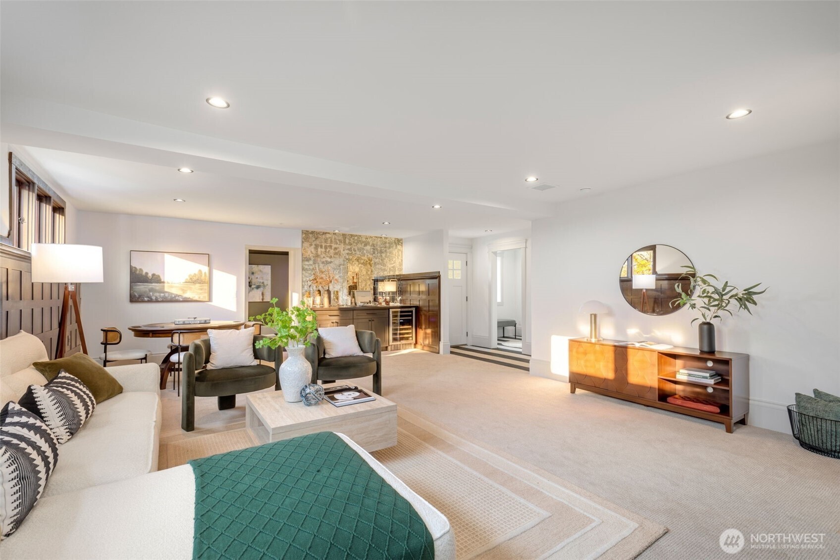 1303 E Lynn Street , Seattle, WA 98102