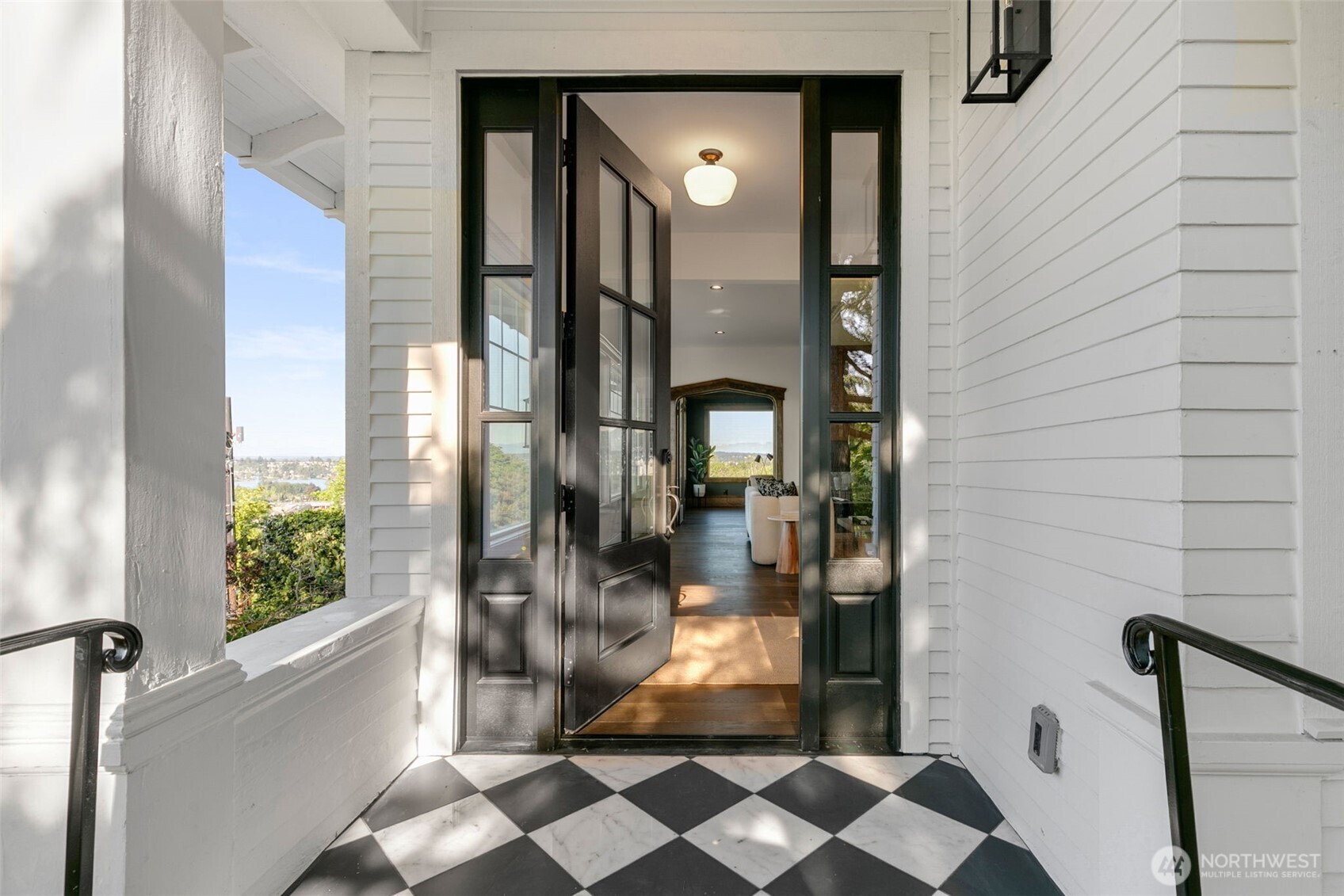 1303 E Lynn Street , Seattle, WA 98102
