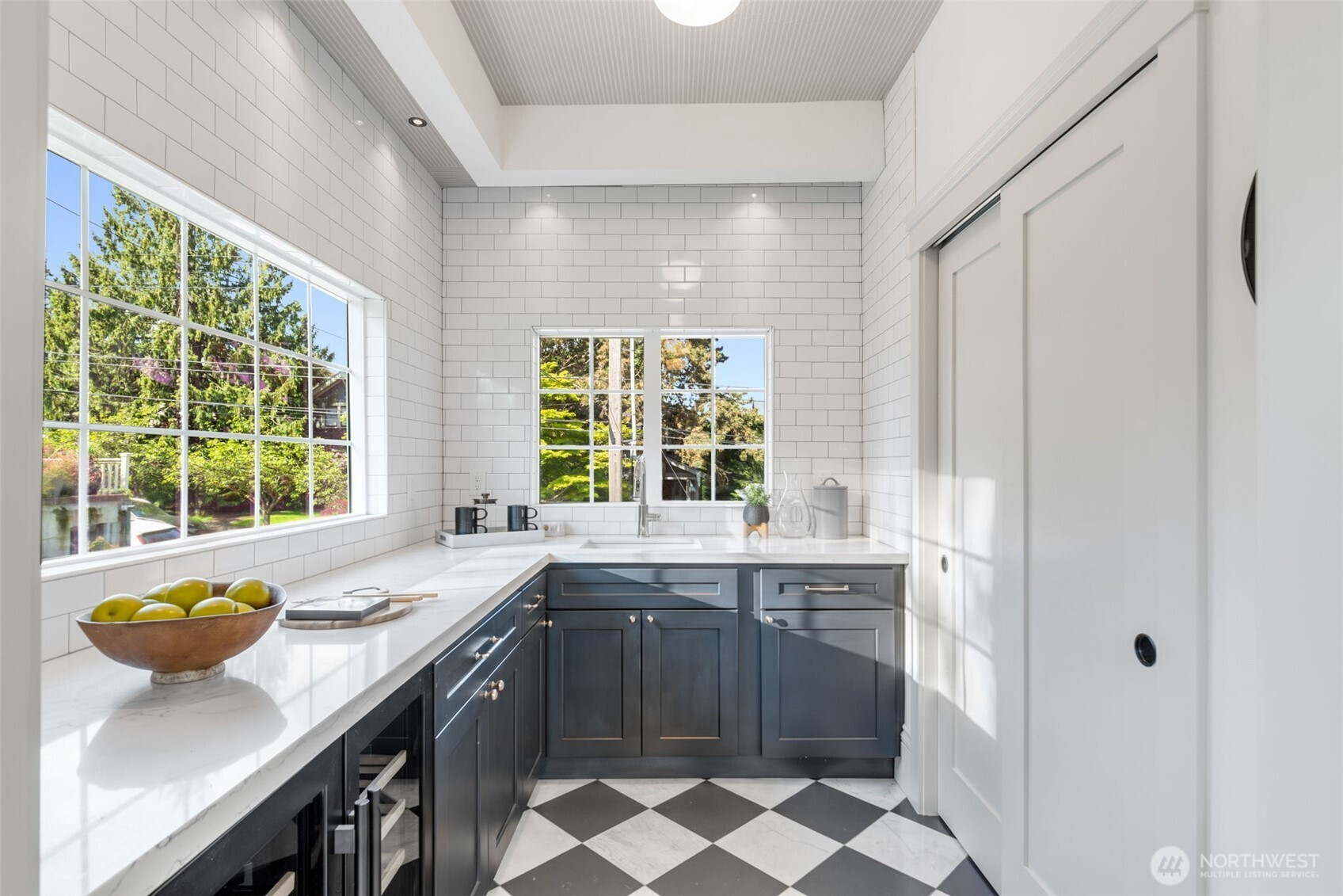 1303 E Lynn Street , Seattle, WA 98102