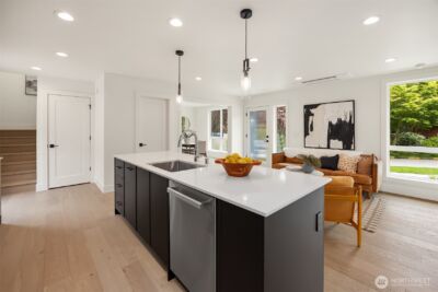 104 NE 44th Street , Seattle, WA 98105 - Photo 4