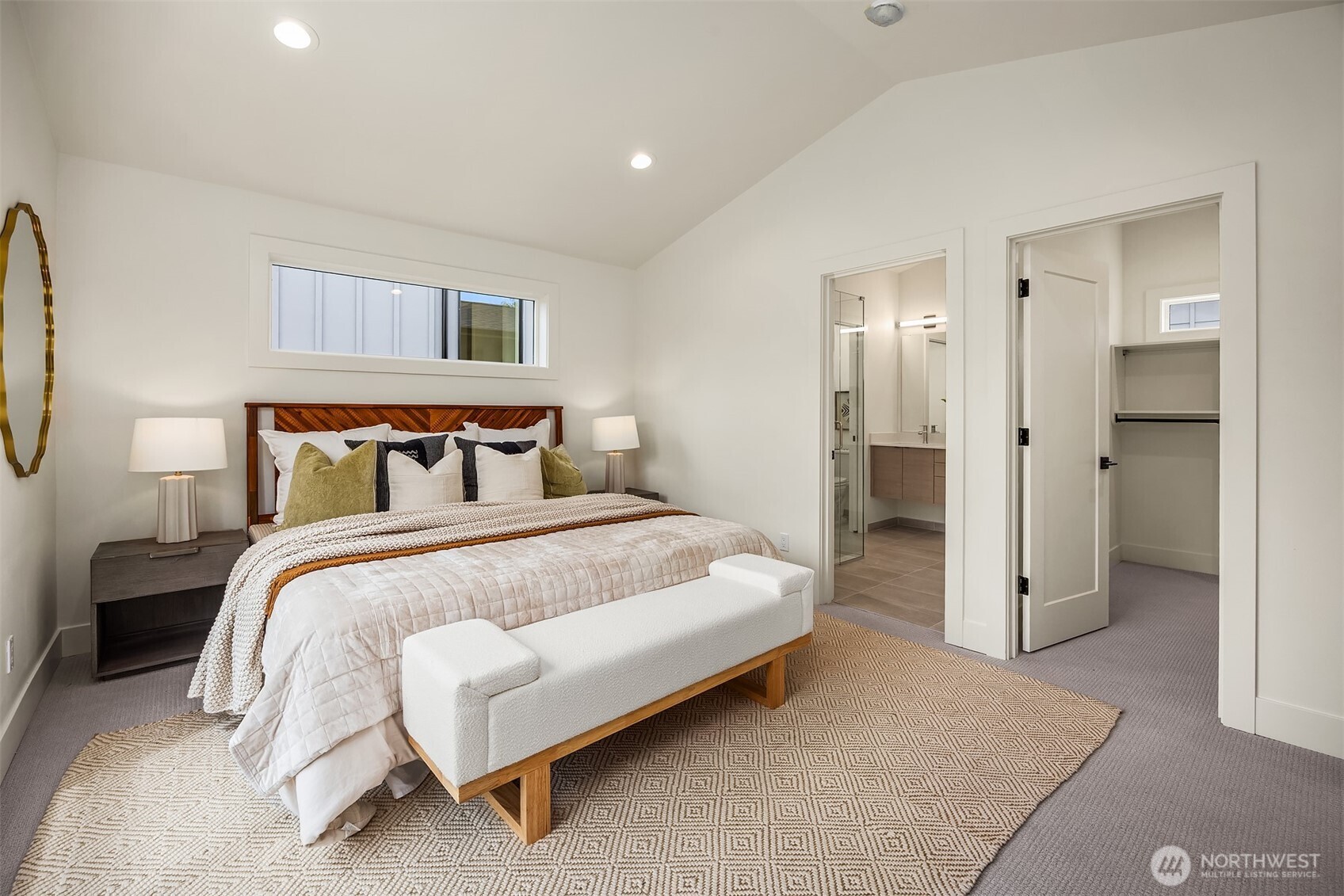 104 NE 44th Street , Seattle, WA 98105