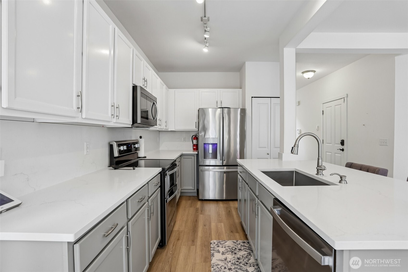 3951 S Chicago St , Seattle, WA 98118