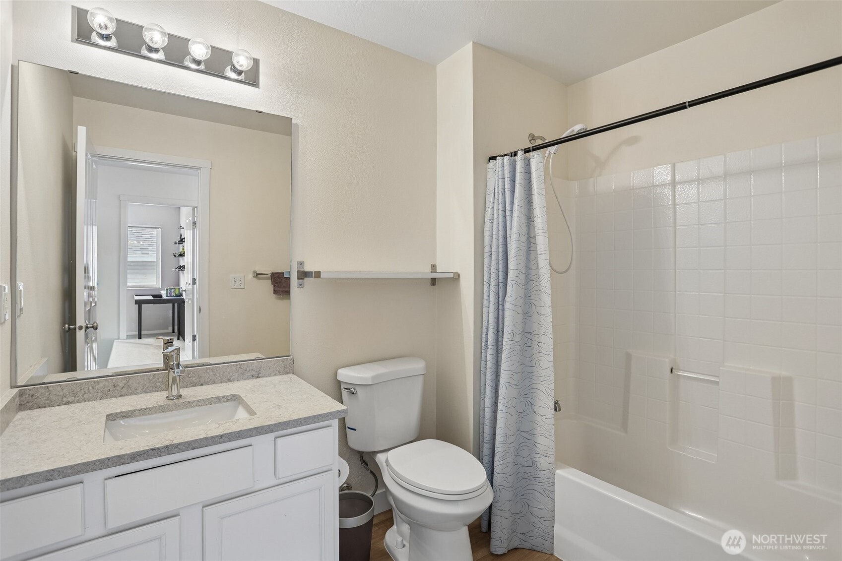3951 S Chicago St , Seattle, WA 98118