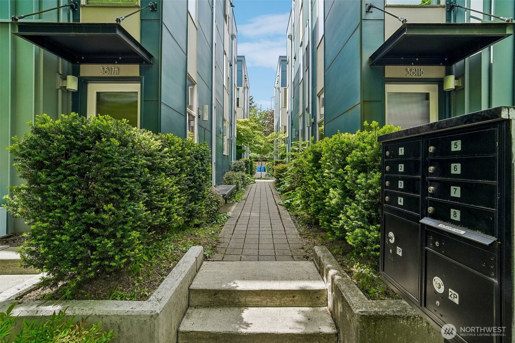 3817 B California Avenue SW, Seattle, WA 98116
