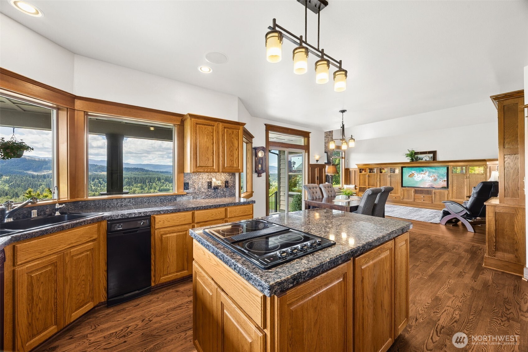 44414 14th Avenue E, Eatonville, WA 98328