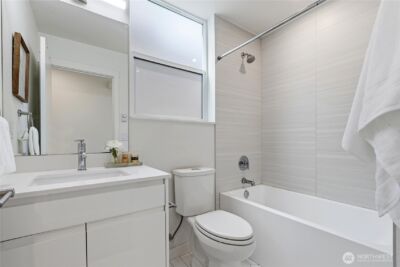 2327 E Denny Way , Seattle, WA 98122 - Photo 17
