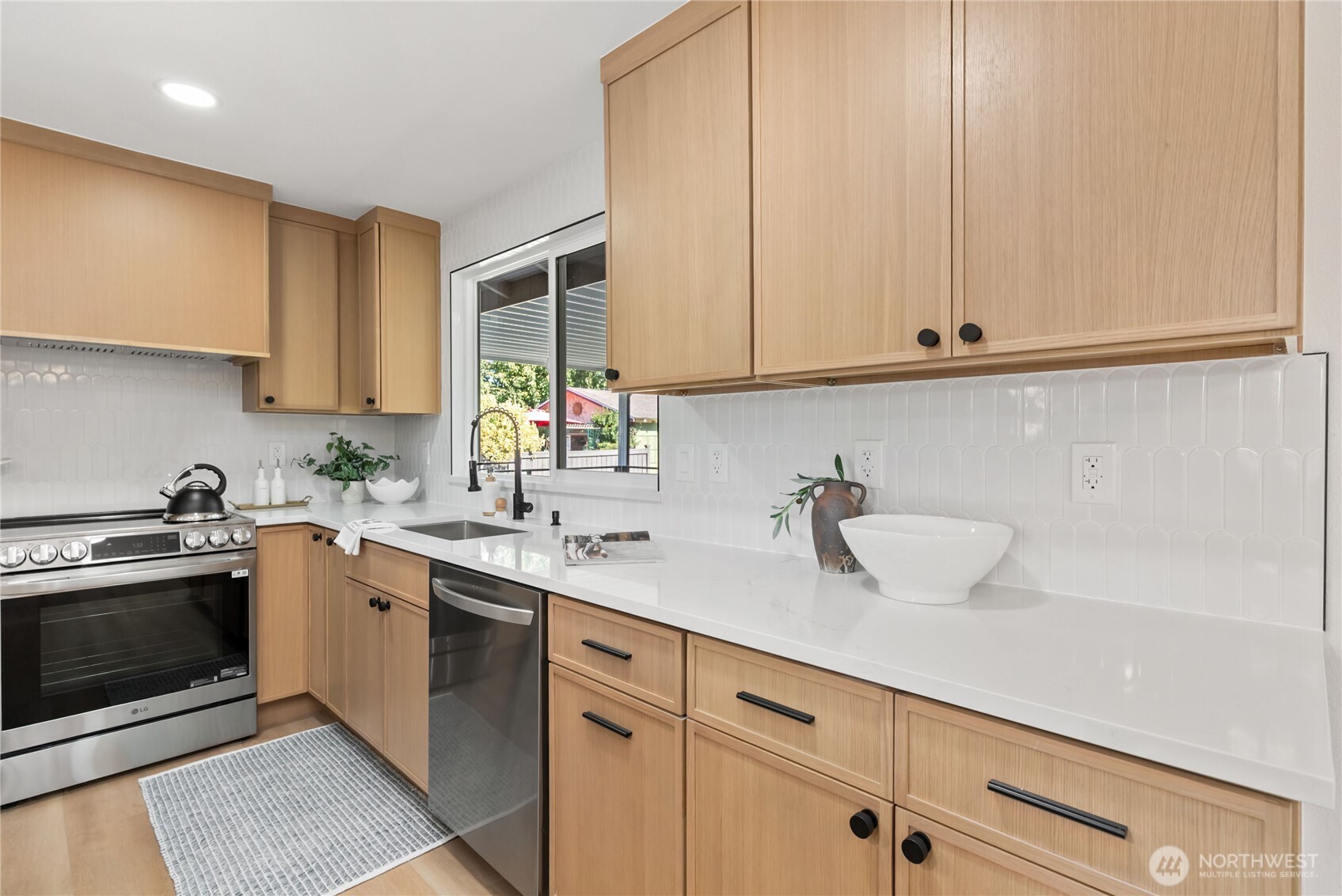 9548 3rd Avenue NW, Seattle, WA 98117