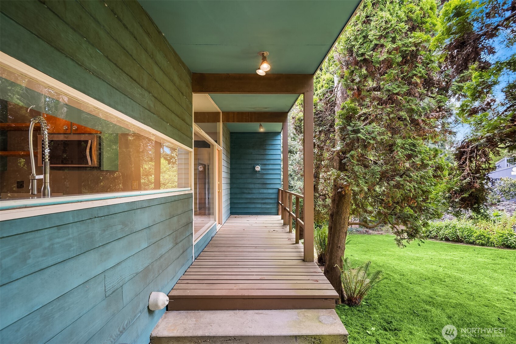 6180 NE 185th Street , Kenmore, WA 98028