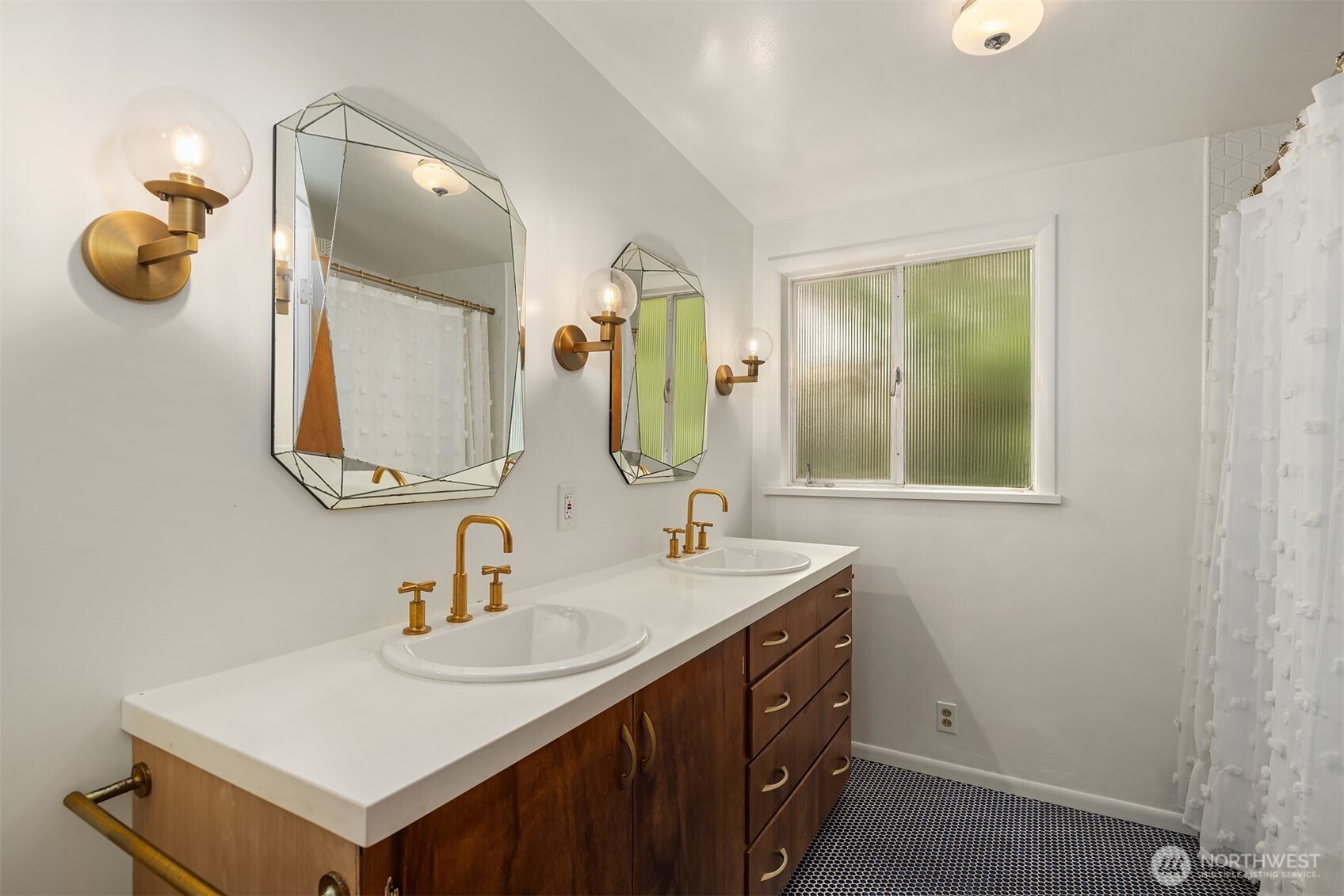 6180 NE 185th Street , Kenmore, WA 98028