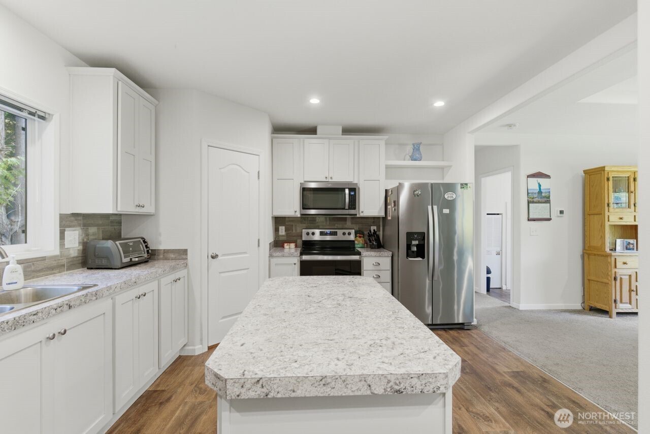 29377 Scenic Drive NE, Poulsbo, WA 98370