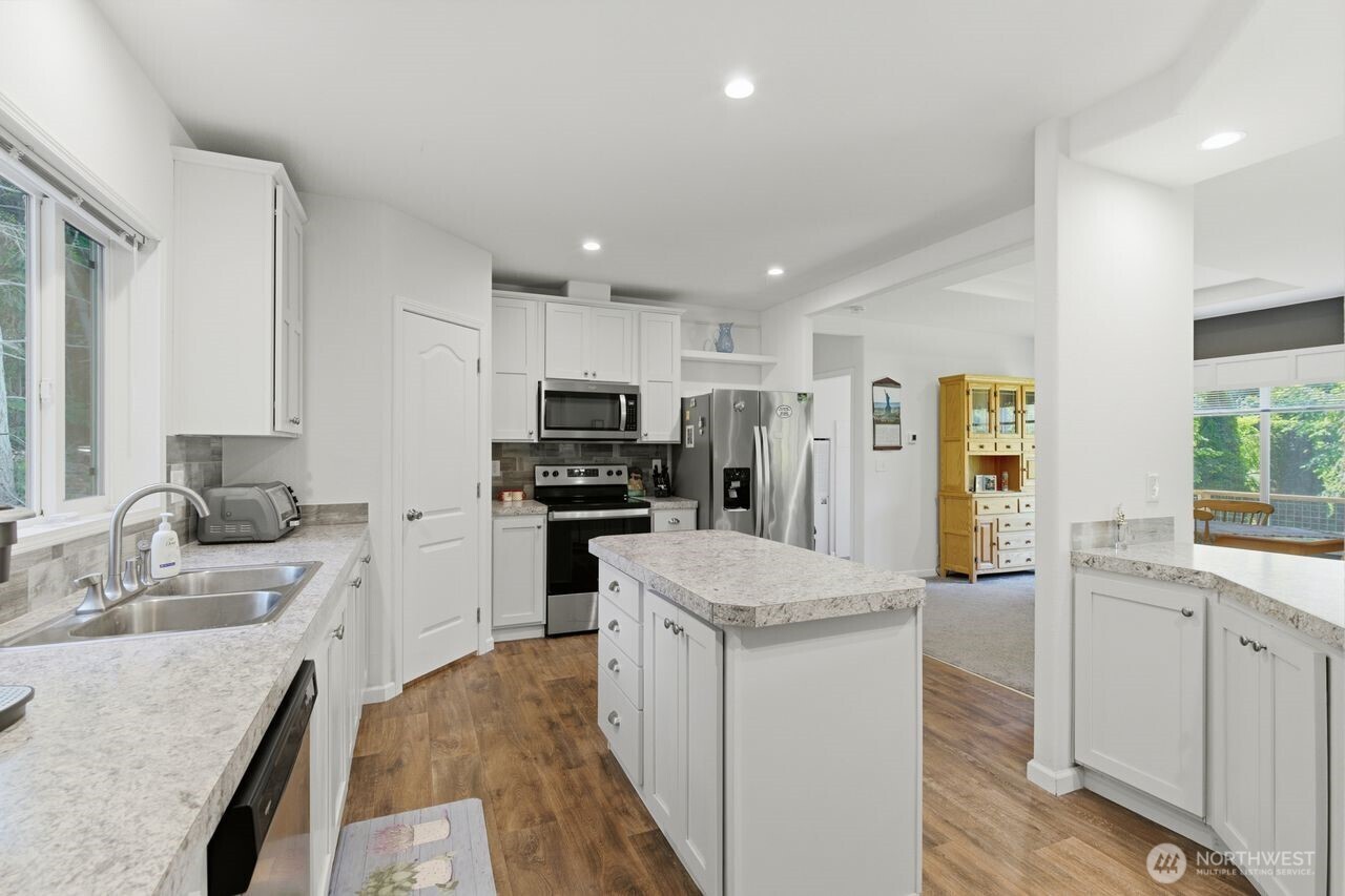29377 Scenic Drive NE, Poulsbo, WA 98370