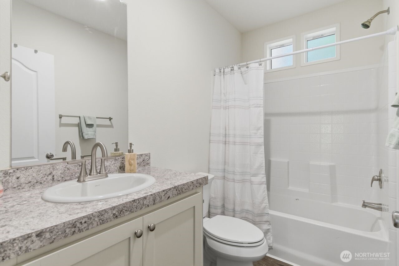 29377 Scenic Drive NE, Poulsbo, WA 98370