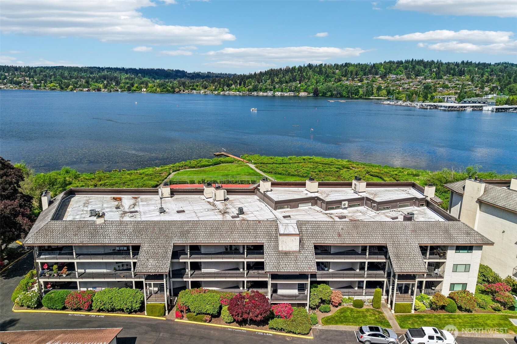 16921 Inglewood Road NE #A103, Kenmore, WA 98028