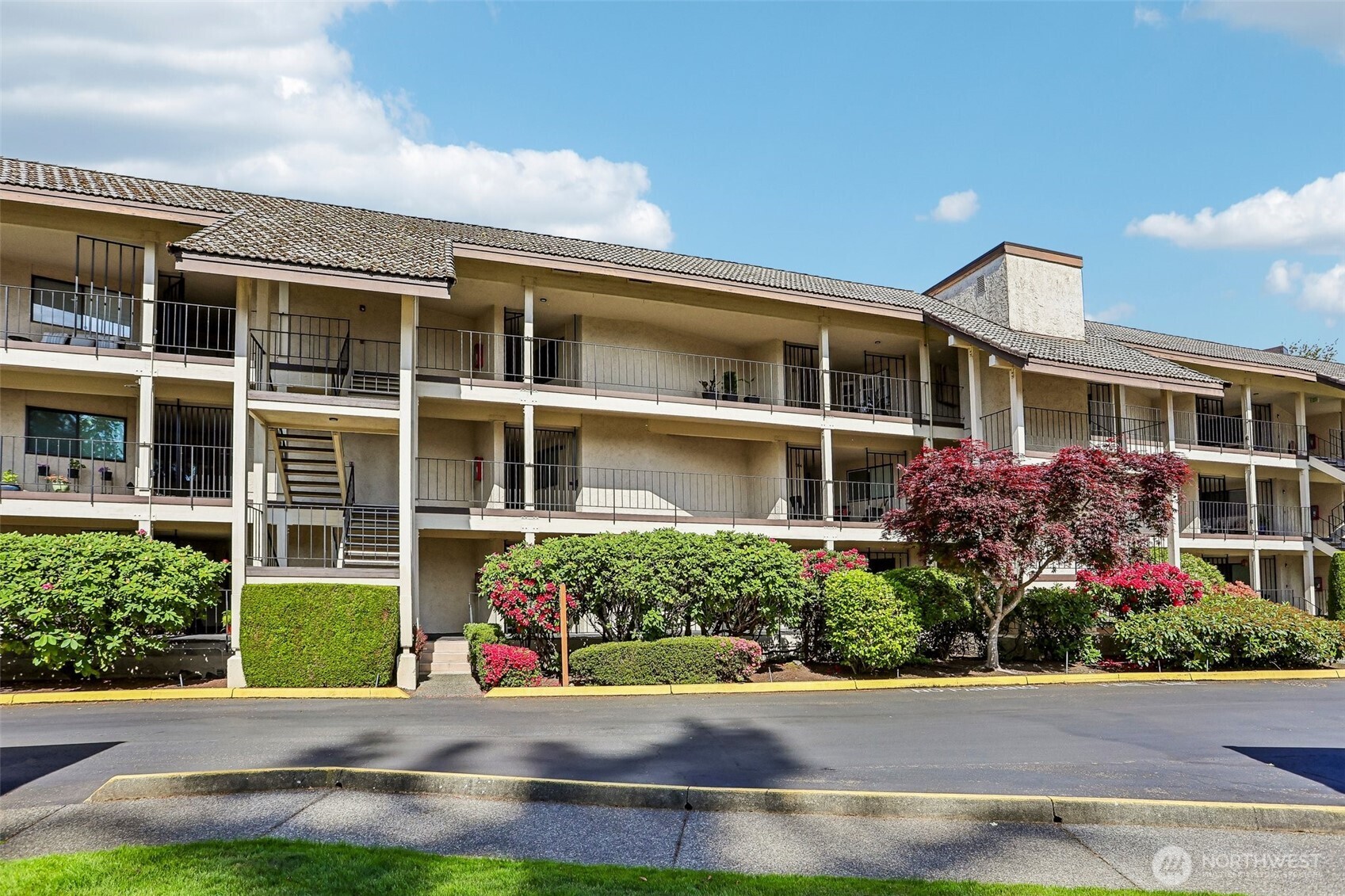 16921 Inglewood Road NE #A103, Kenmore, WA 98028