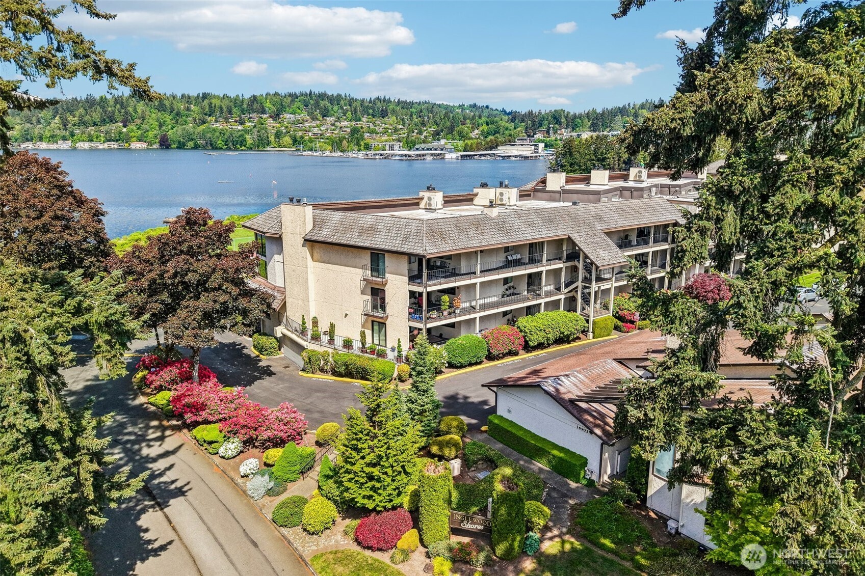 16921 Inglewood Road NE #A103, Kenmore, WA 98028