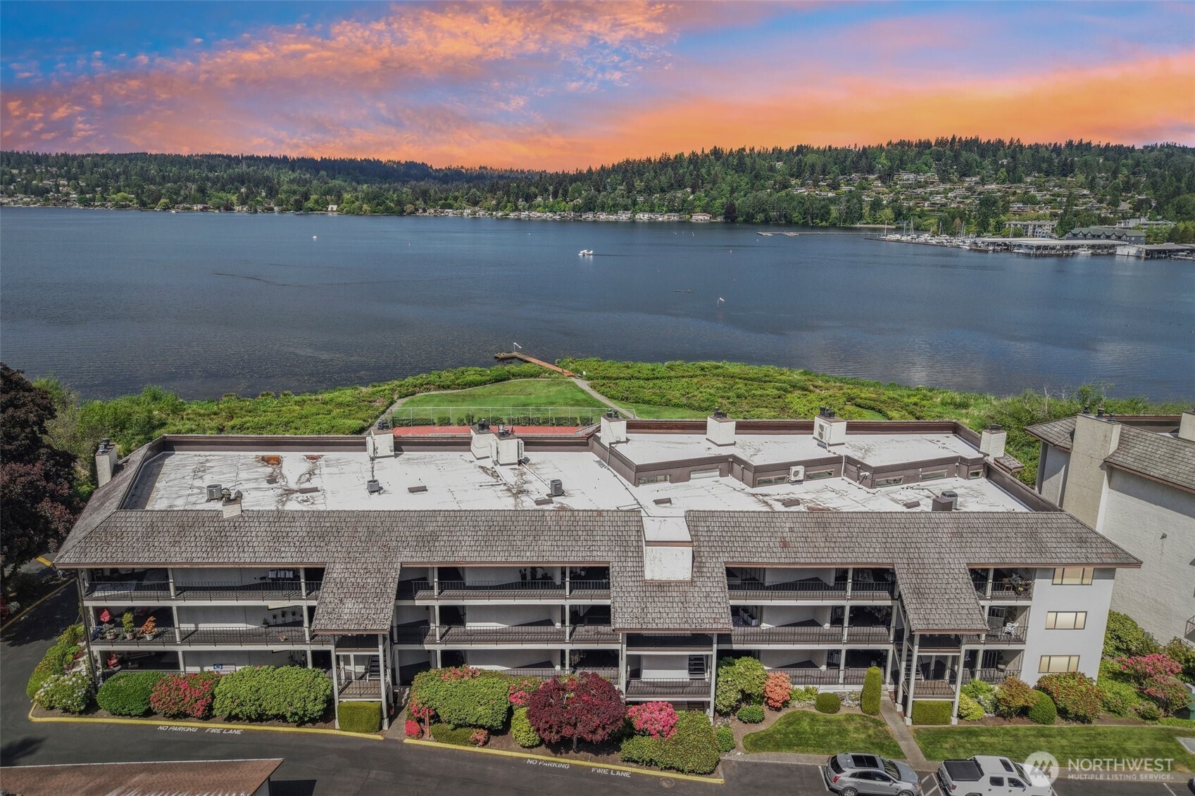 16921 Inglewood Road NE #A103, Kenmore, WA 98028