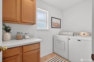 9257 Interlake Avenue N, Seattle, WA 98103 - Photo 18