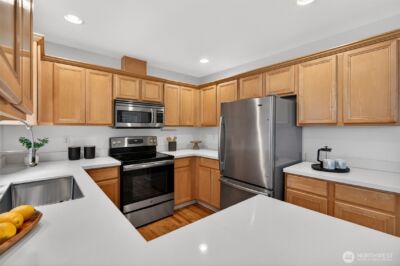9257 Interlake Avenue N, Seattle, WA 98103 - Photo 6