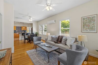3228 39th Avenue SW, Seattle, WA 98116 - Photo 2
