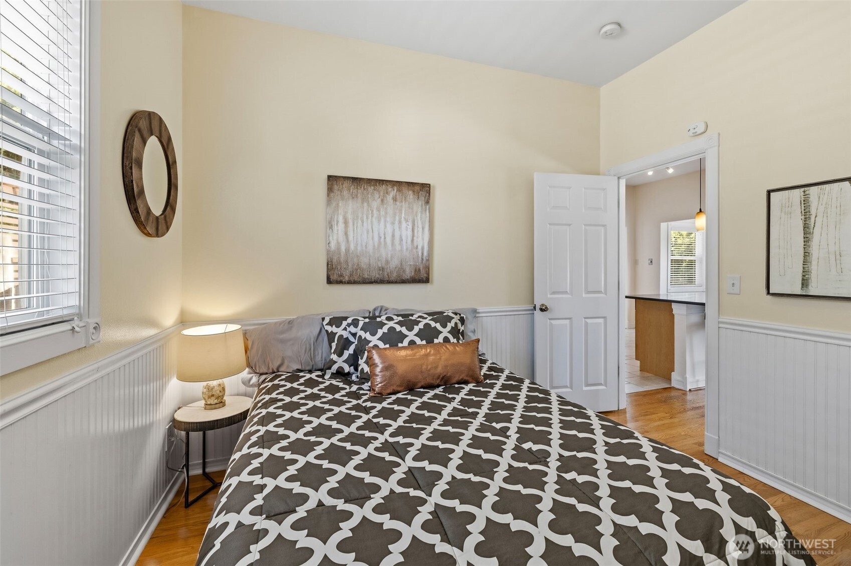 3228 39th Avenue SW, Seattle, WA 98116