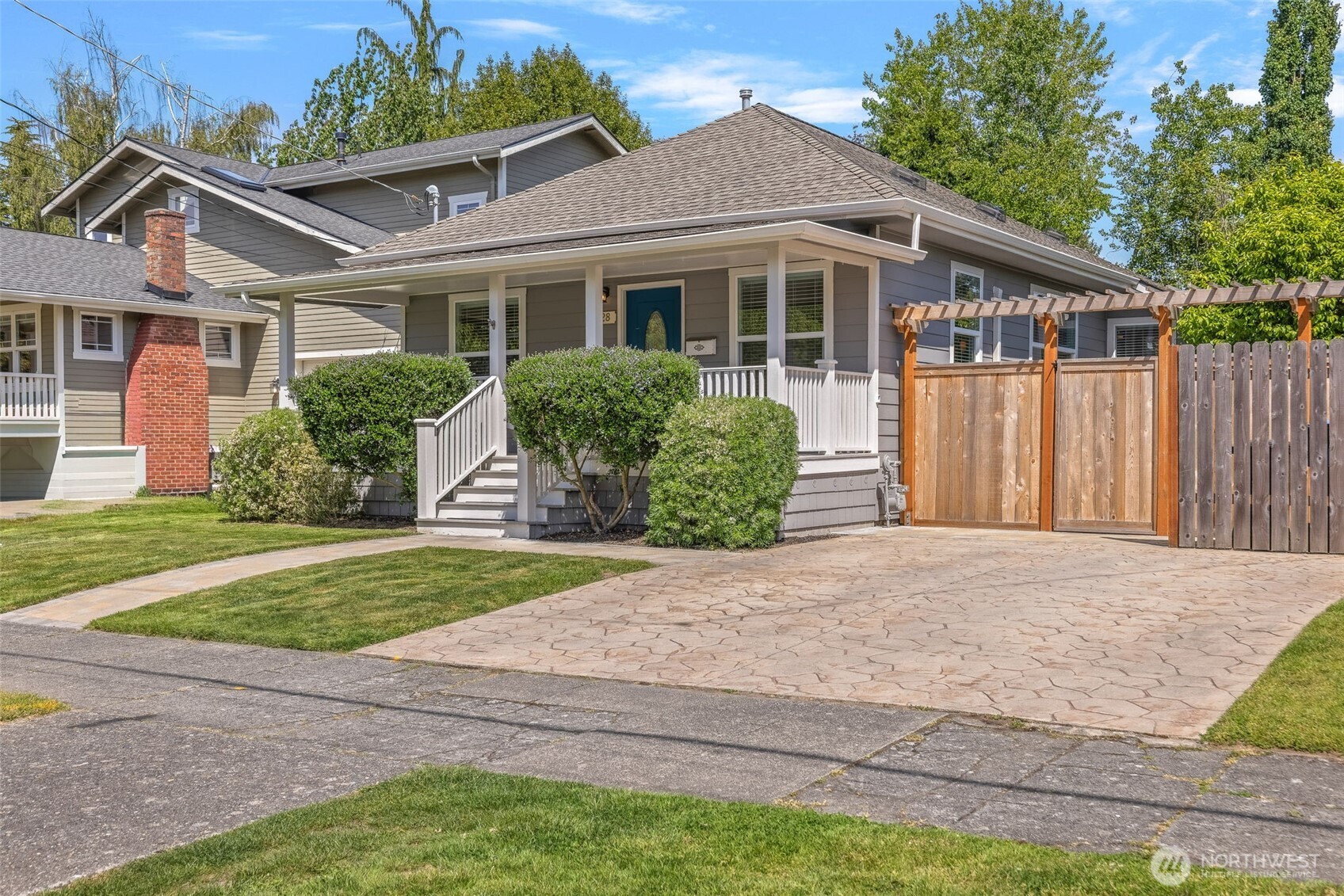 3228 39th Avenue SW, Seattle, WA 98116